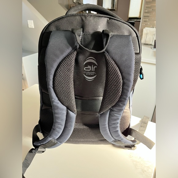 NWOT blue samsonite xenon 3.0 checkpoint friendly backpack. New wave loans logo. - Picture 7 of 16